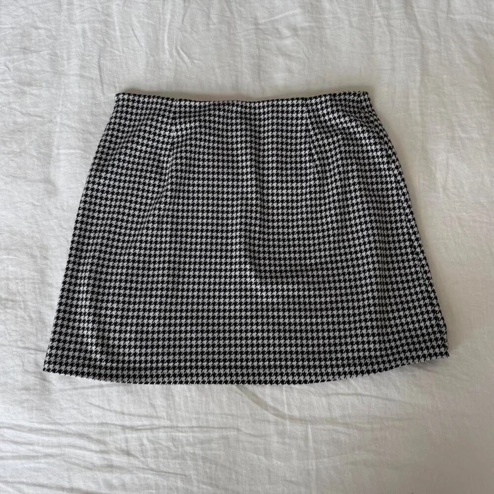 H&M Knit Houndstooth Mini Skirt - Picture 2 of 3